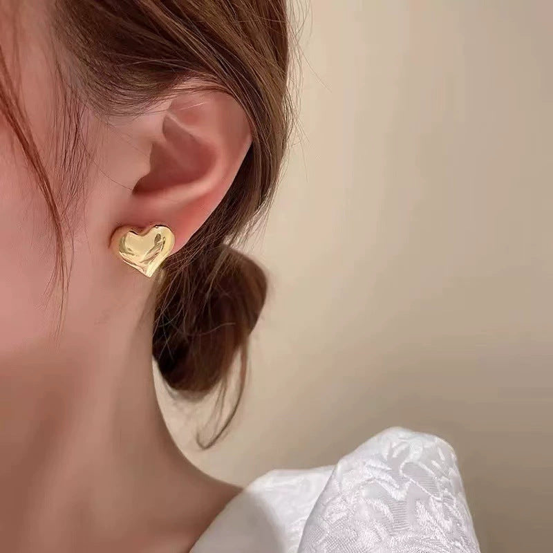 Elegant Gold Earring for Every Occasion