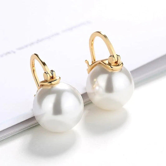 Romantic Pearl Earring for Special Moments