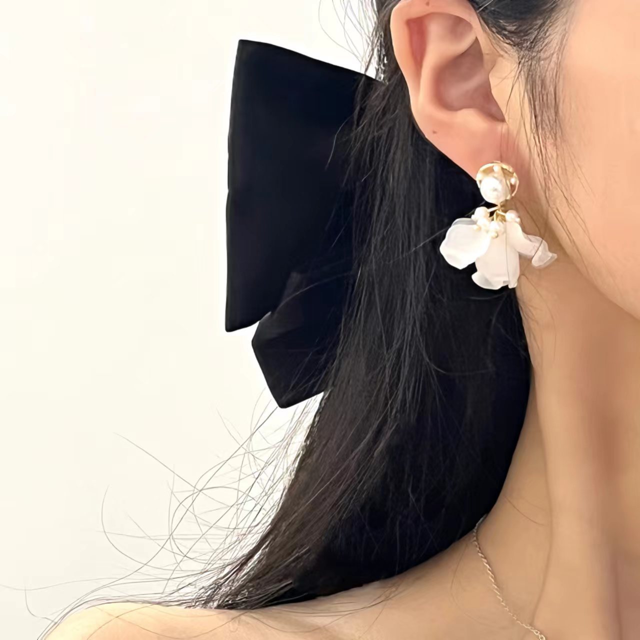 Beautiful Pearl Earring with Unique Style