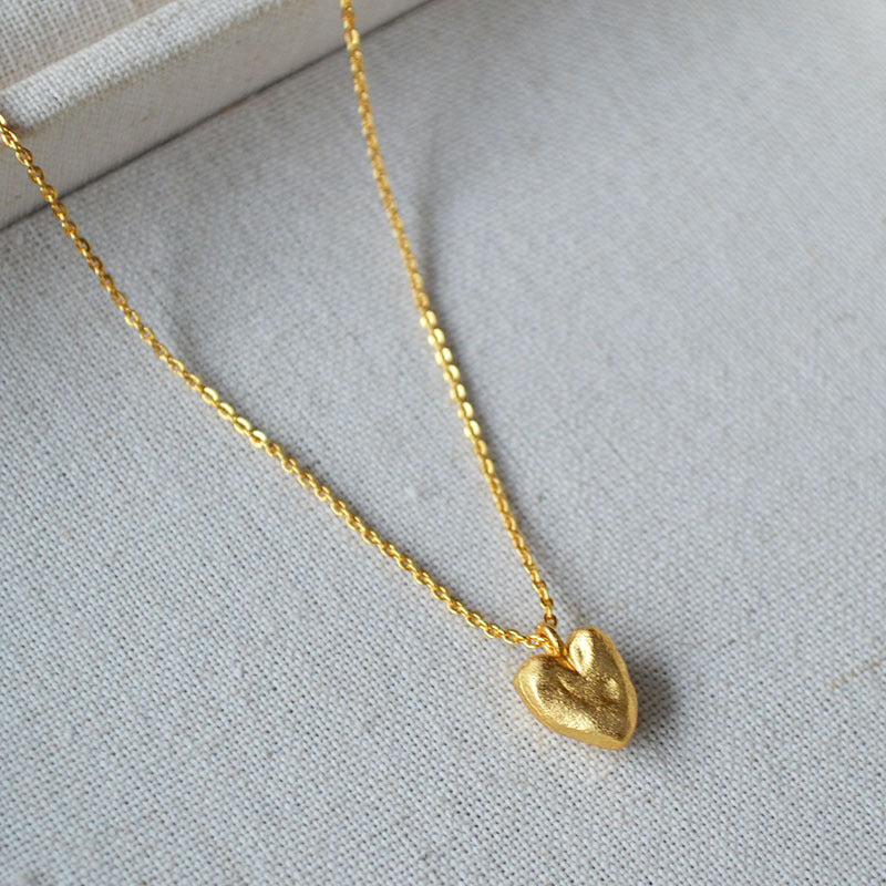 Beautiful Gold Necklace with Unique Style