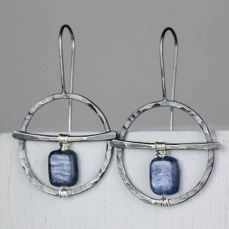 Charming Silver Earring for Any Occasion