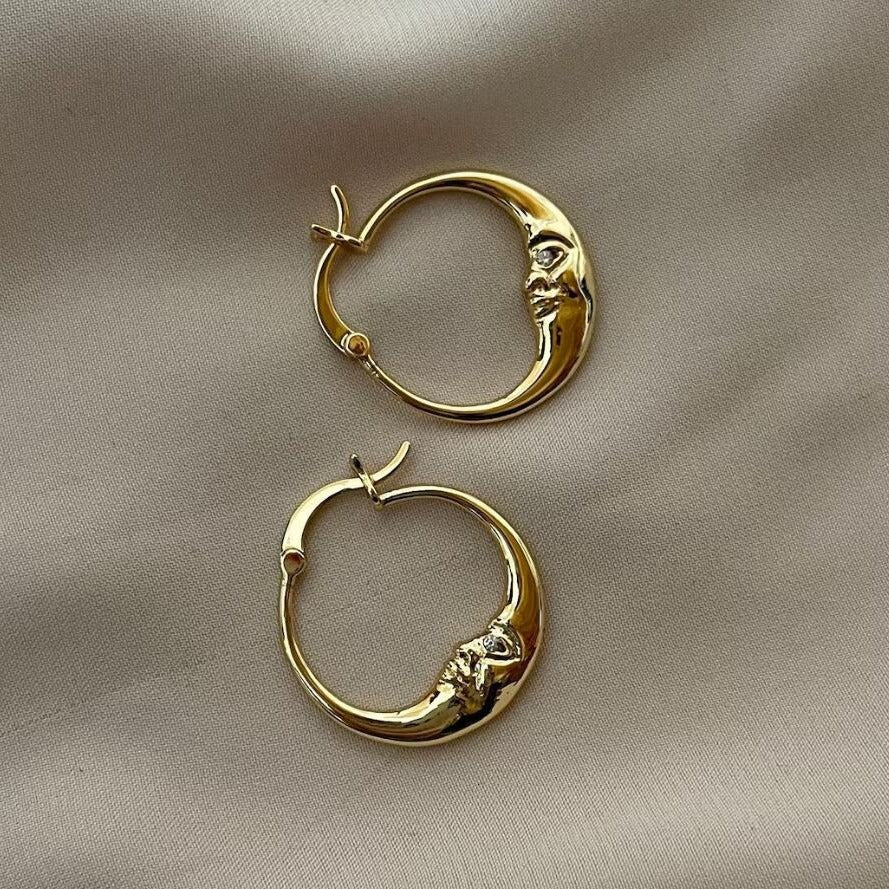 Charming Earring for Any Occasion