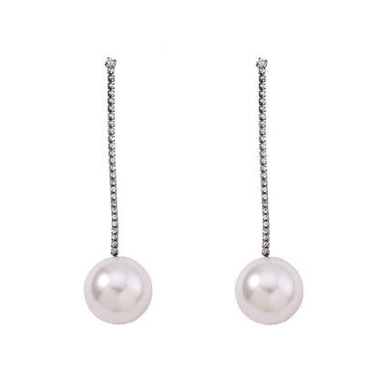 Classic Pearl Earring with Timeless Appeal