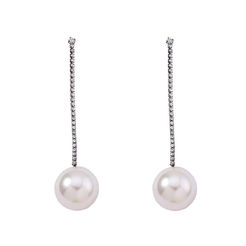 Classic Pearl Earring with Timeless Appeal