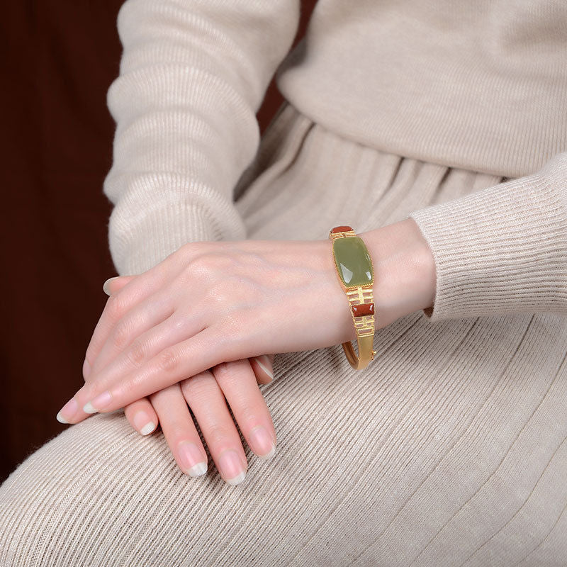 Romantic Silver Bracelet for Special Moments