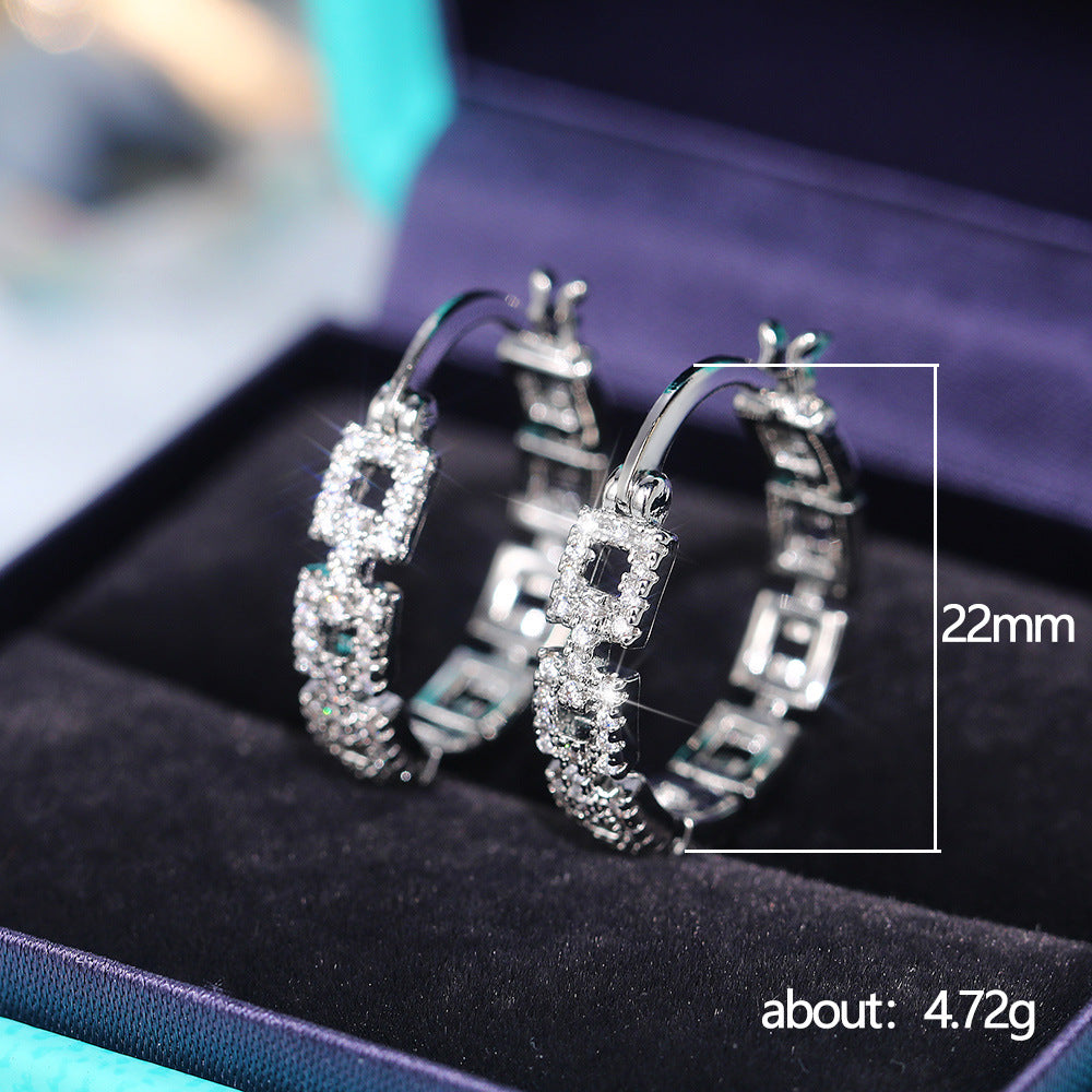 Charming Earring for Any Occasion