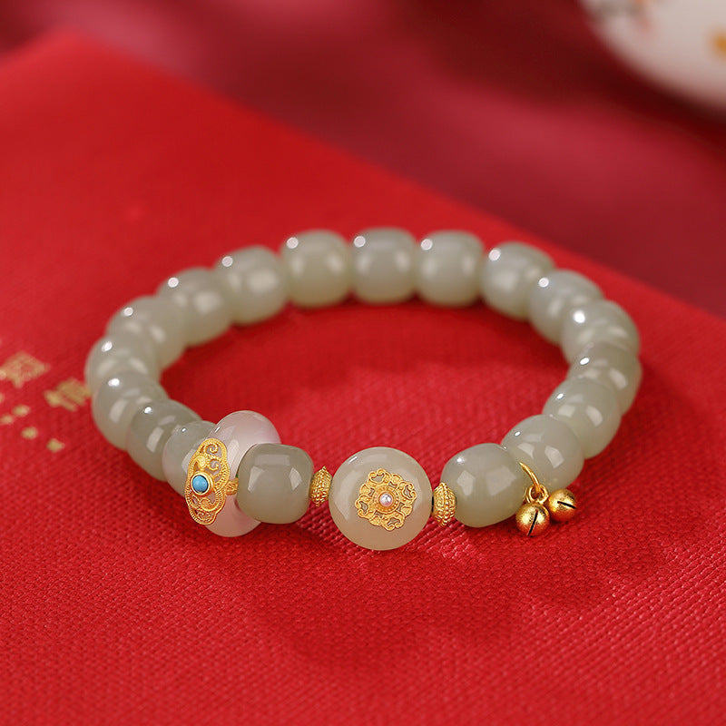 Classic Gold Bracelet with Timeless Appeal