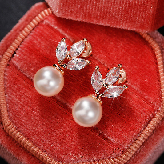 Classic Pearl Set with Timeless Appeal