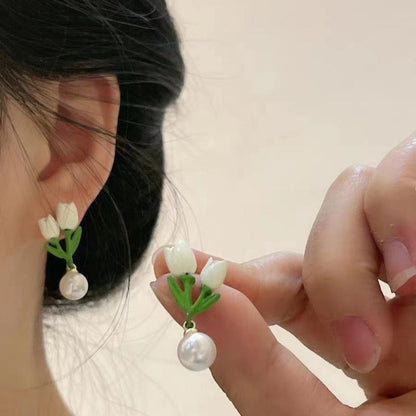 Romantic Pearl Earring for Special Moments