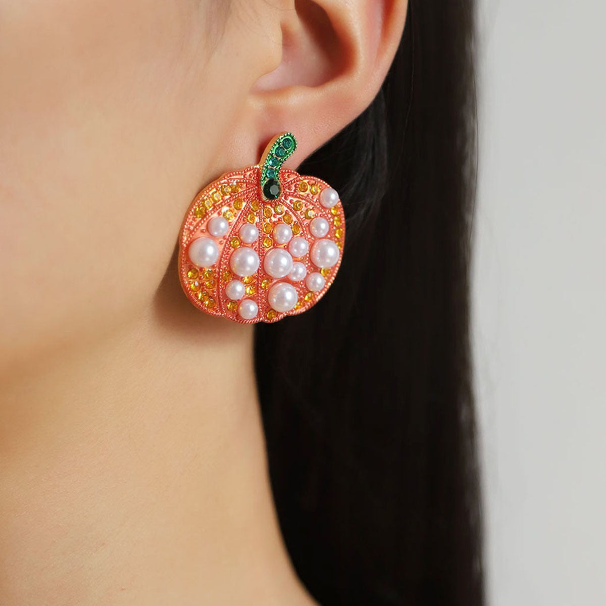 Charming Pearl Earring for Any Occasion