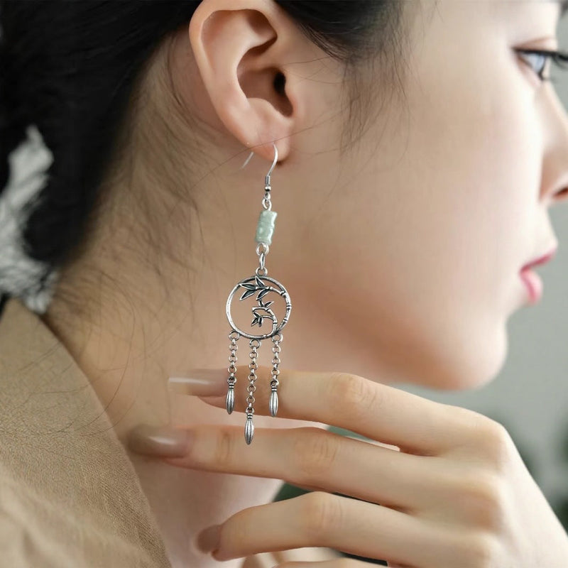 Charming Silver Earring for Any Occasion