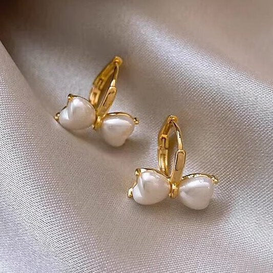 Classic Pearl Earring with Timeless Appeal