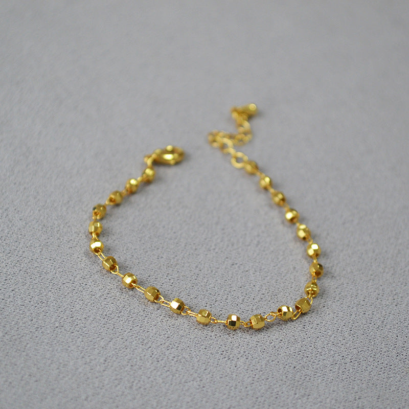 Classic Gold Bracelet with Timeless Appeal