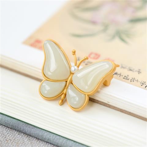 Stunning Gold Piece for Daily Wear