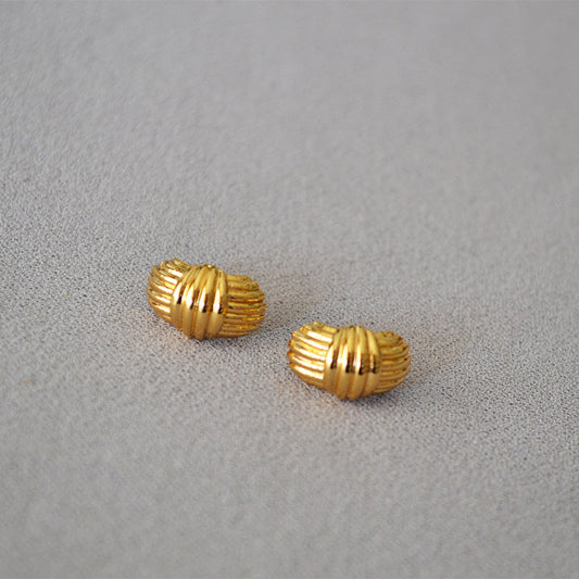 Elegant Gold Earring for Every Occasion
