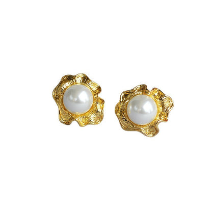 Beautiful Gold Earring with Unique Style