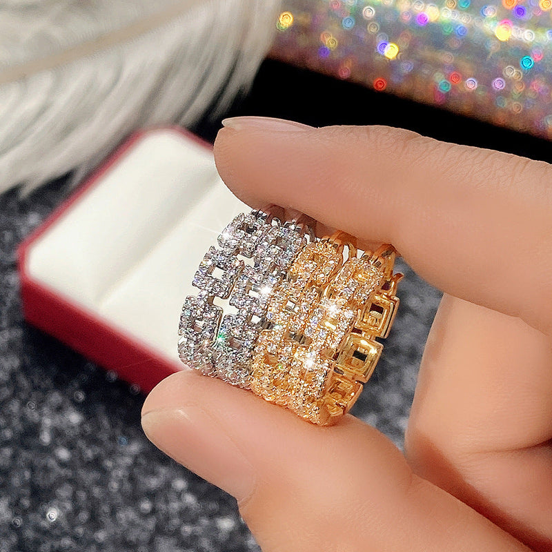 Charming Earring for Any Occasion