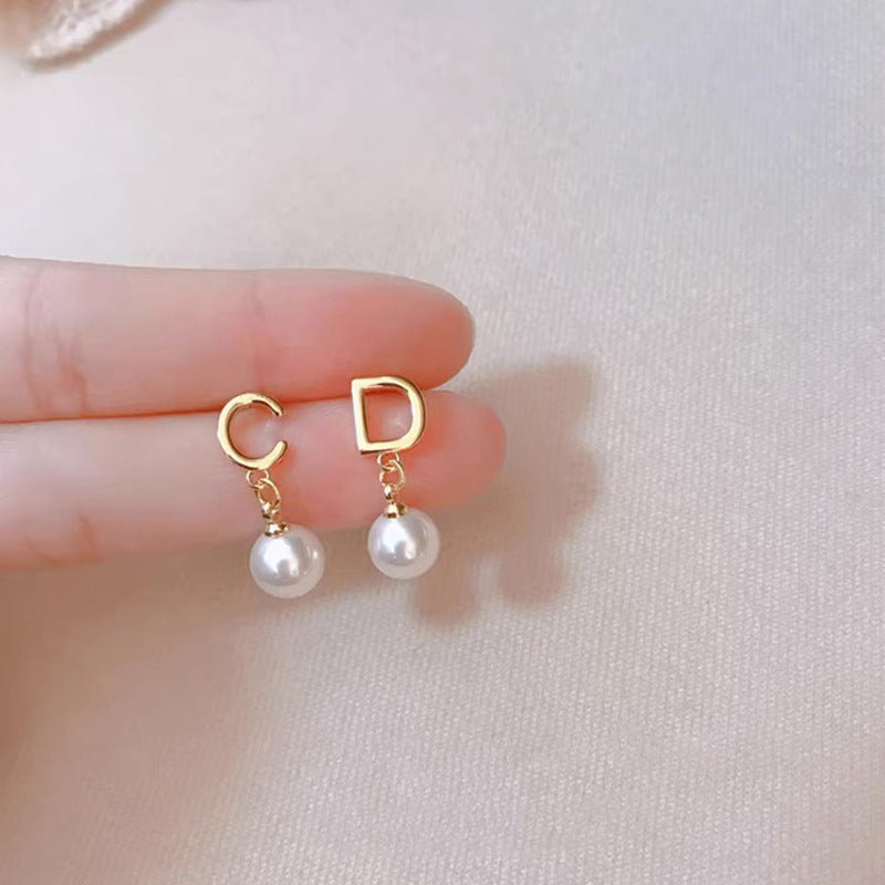 Classic Pearl Earring with Timeless Appeal
