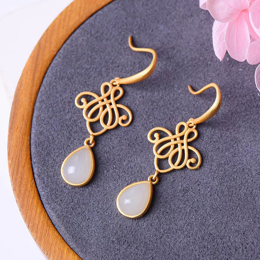 Classic Gold Earring with Timeless Appeal