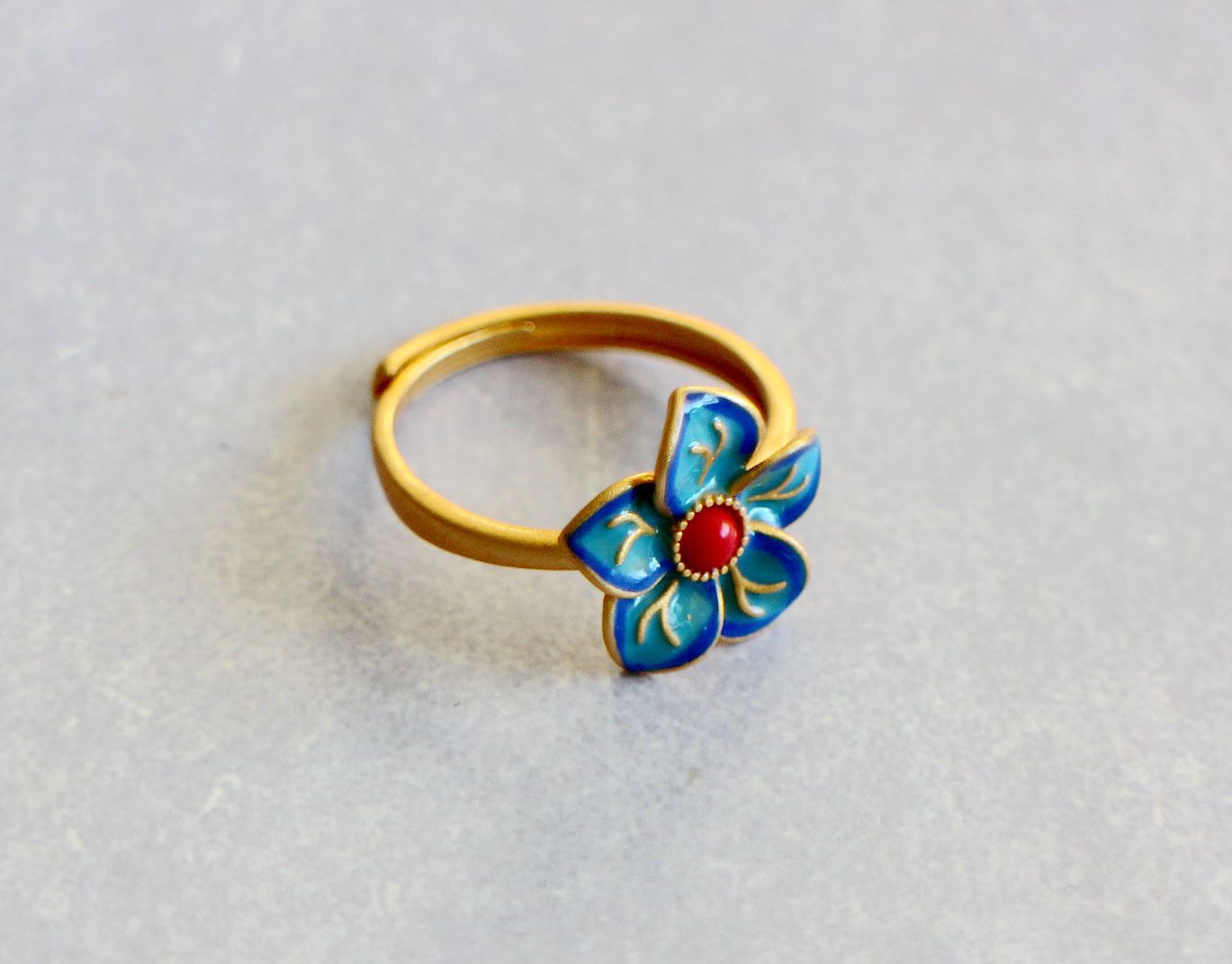 Beautiful Gold Ring with Unique Style