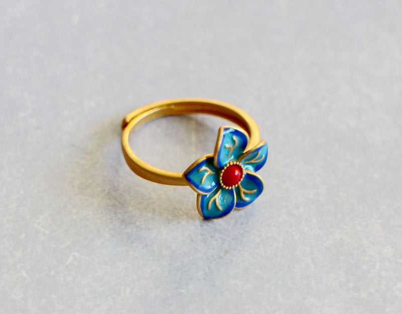 Beautiful Gold Ring with Unique Style
