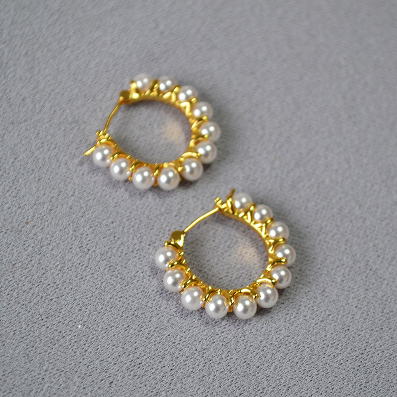 Romantic Gold Earring for Special Moments