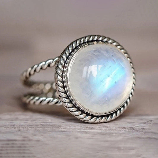 Charming Silver Ring for Any Occasion