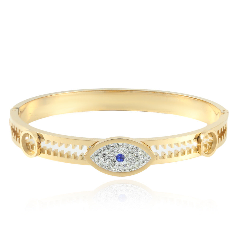 Beautiful Bracelet with Unique Style