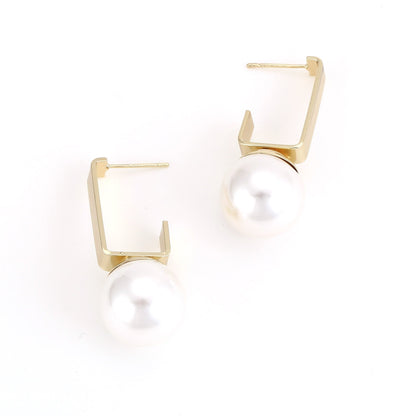 Romantic Pearl Earring for Special Moments