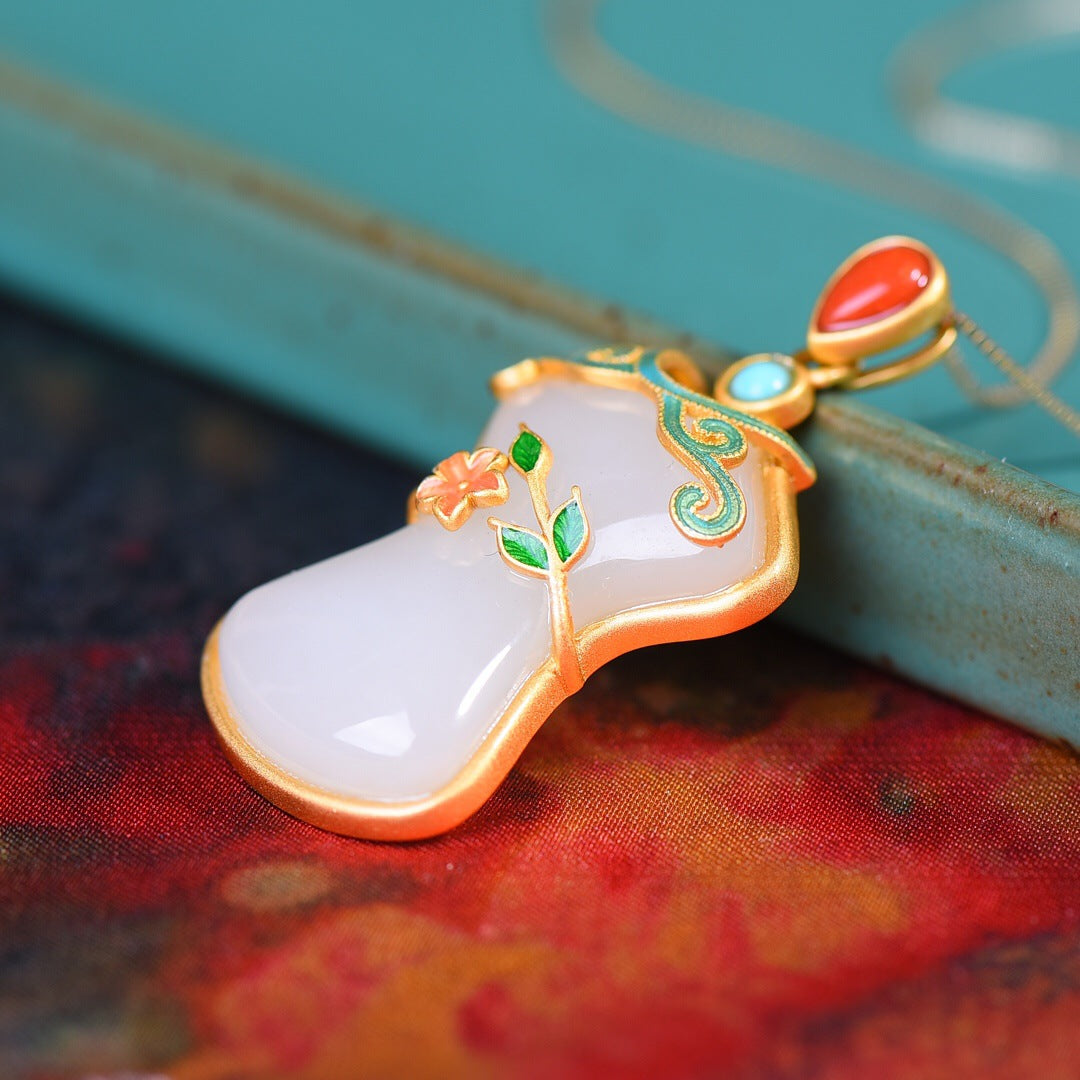 Classic Gold Necklace with Timeless Appeal