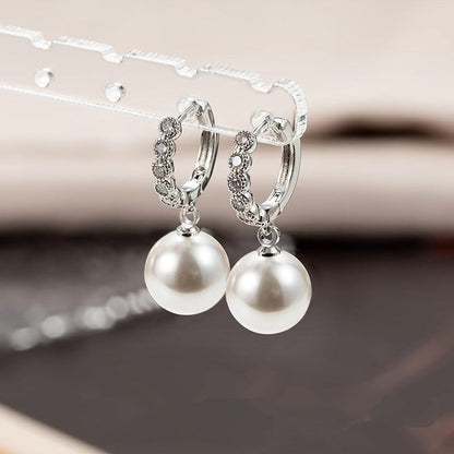 Classic Pearl Earring with Timeless Appeal