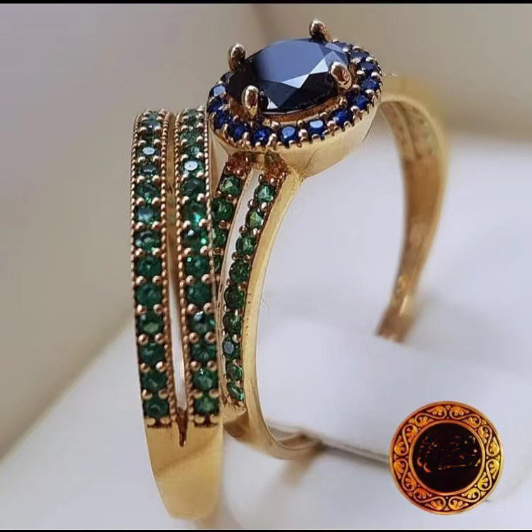 Beautiful Gold Set with Unique Style