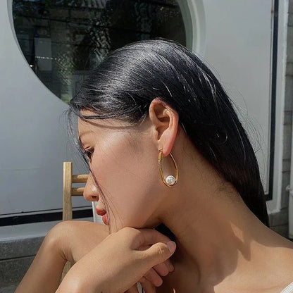 Romantic Pearl Earring for Special Moments