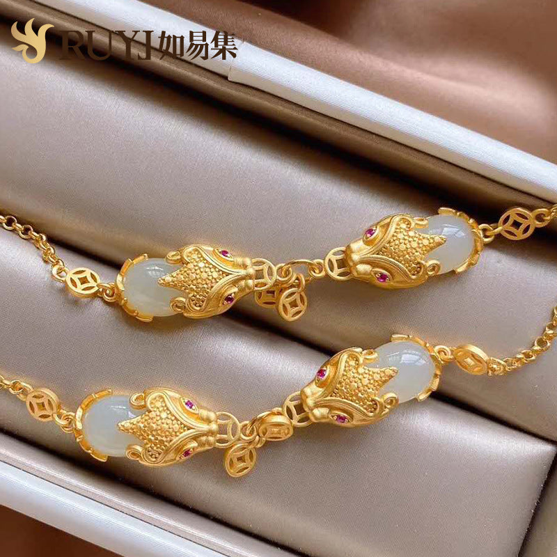 Charming Silver Bracelet for Any Occasion