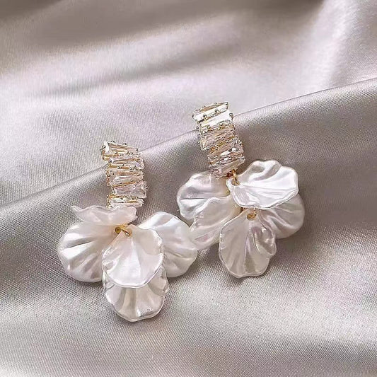 Romantic Earring for Special Moments
