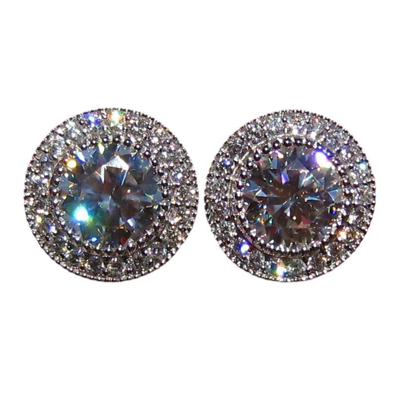 Charming Earring for Any Occasion
