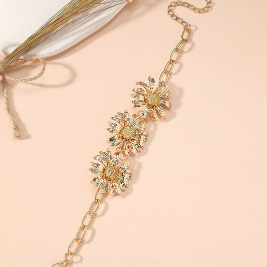 Classic Gold Bracelet with Timeless Appeal