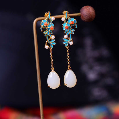 Romantic Silver Earring for Special Moments
