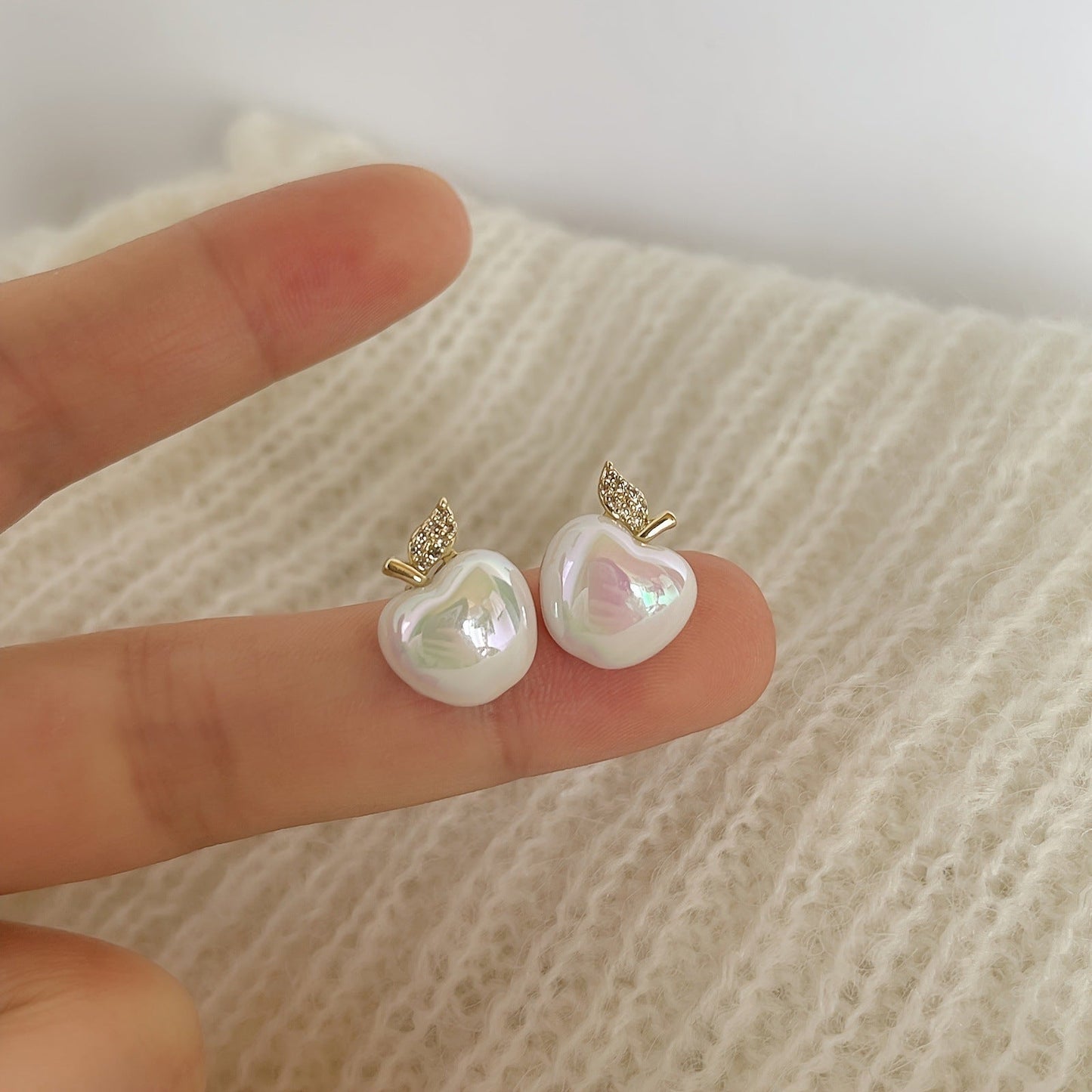 Beautiful Pearl Earring with Unique Style