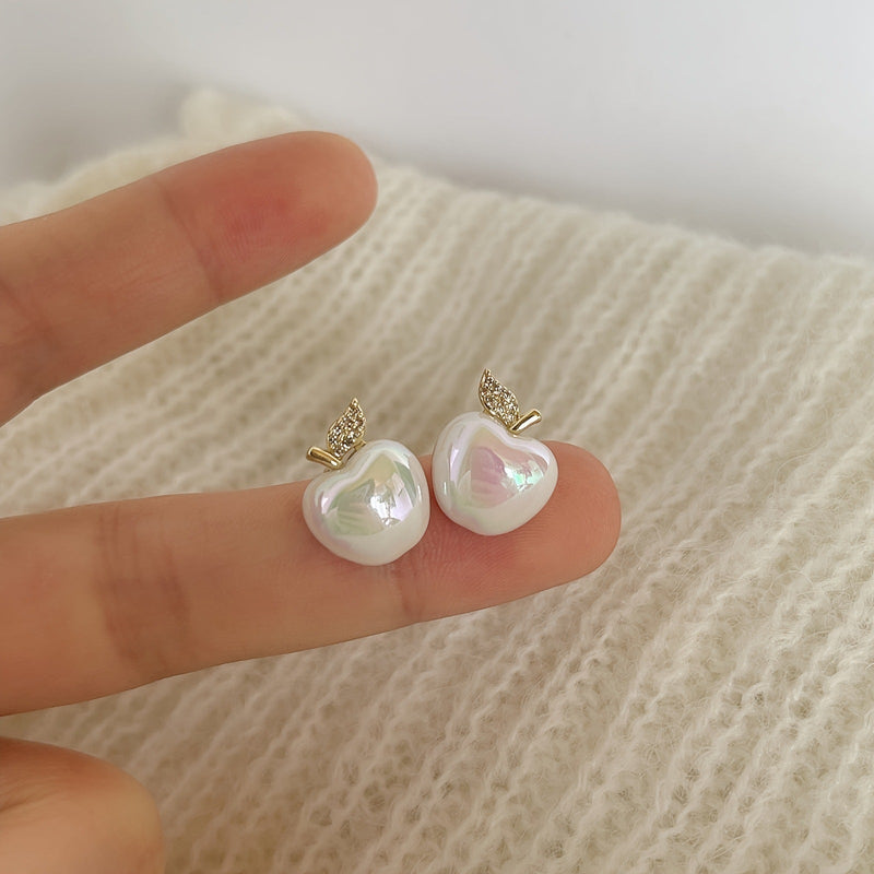 Charming Pearl Earring for Any Occasion