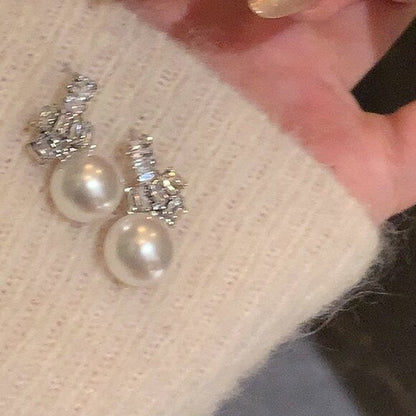 Classic Pearl Earring with Timeless Appeal