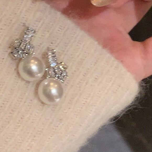 Classic Pearl Earring with Timeless Appeal