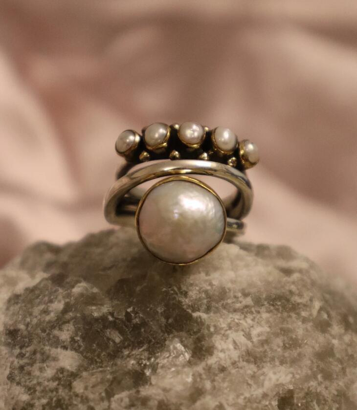 Classic Pearl Ring with Timeless Appeal