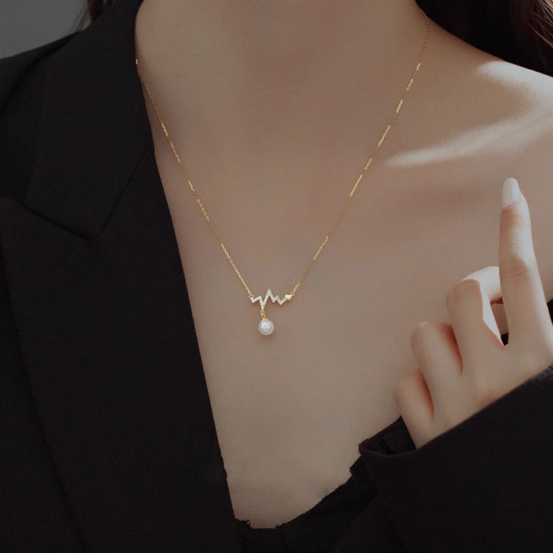 Classic Pearl Necklace with Timeless Appeal