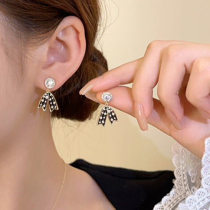 Charming Pearl Earring for Any Occasion