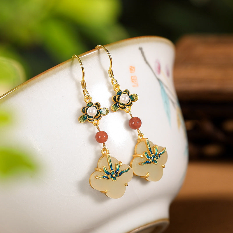 Charming Earring for Any Occasion
