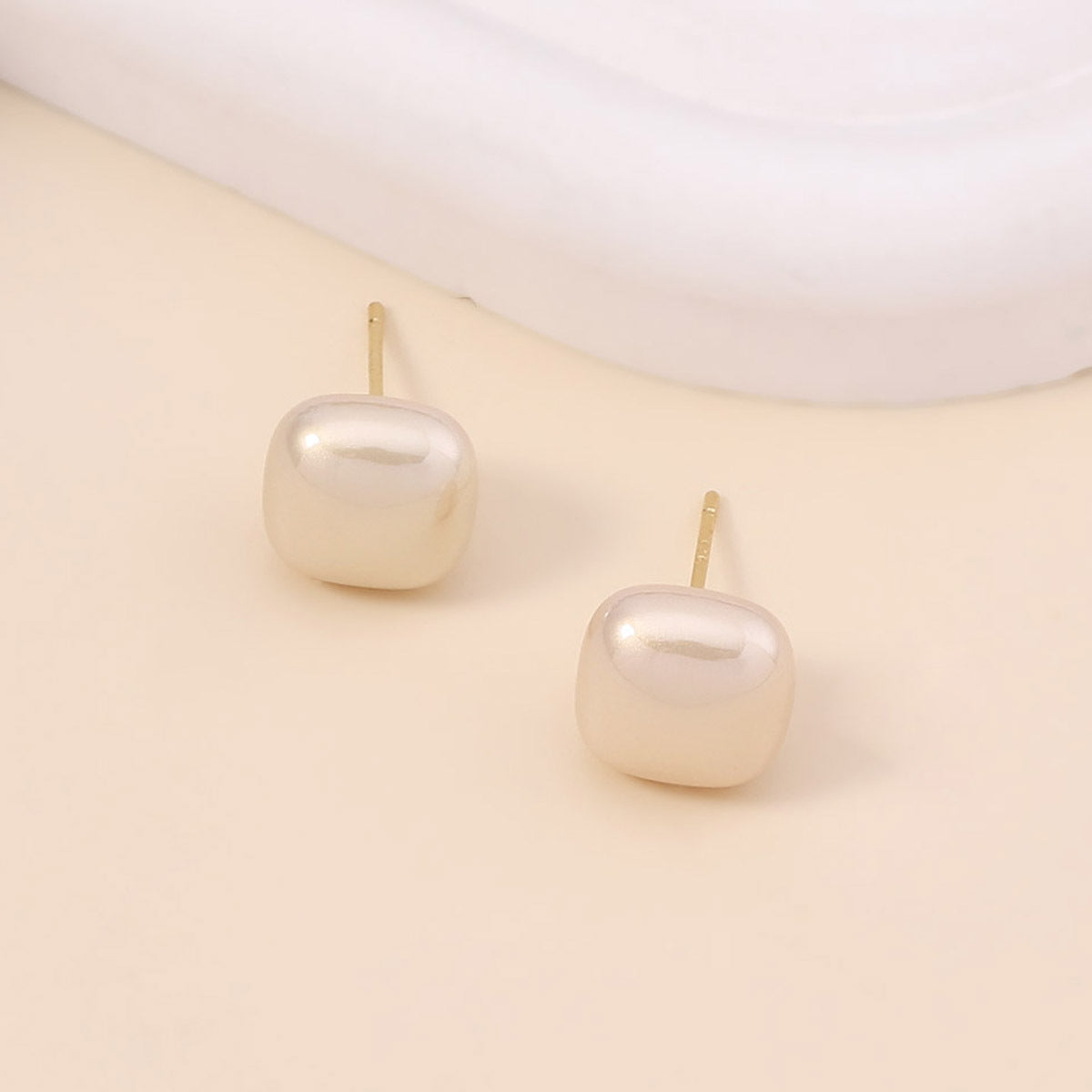 Stunning Pearl Earring for Daily Wear