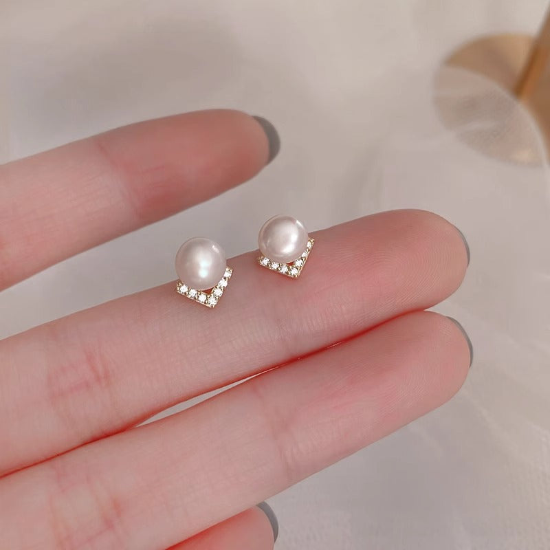 Romantic Pearl Earring for Special Moments