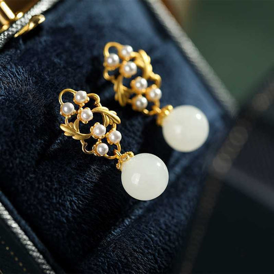 Charming Silver Earring for Any Occasion