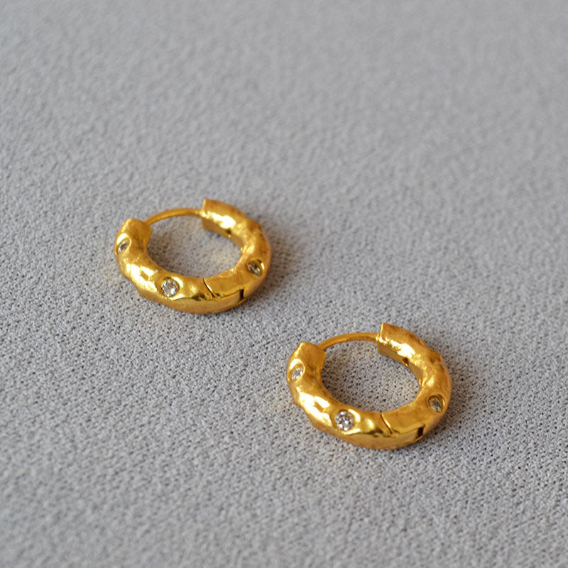 Beautiful Gold Earring with Unique Style